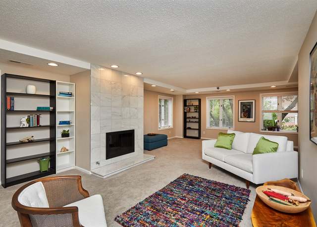 Property at 2880 Grand Ave #305, Des Moines, IA 50312, 3 beds, 2 baths