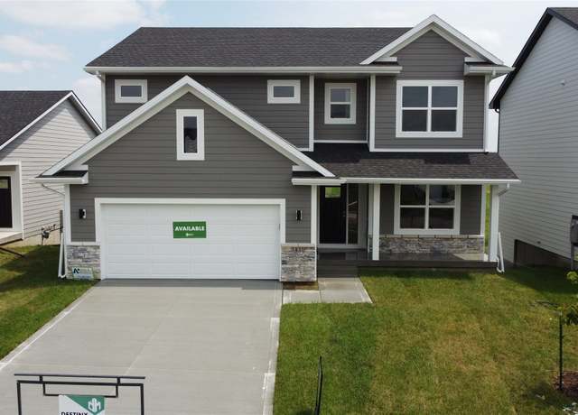Property at 1410 S 91st St, West Des Moines, IA 50266, 5 beds, 4 baths