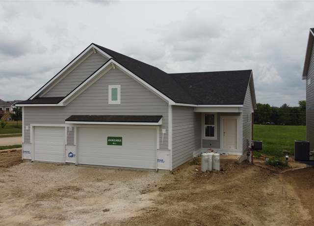 Property at 1404 S 91st St, West Des Moines, IA 50263, 4 beds, 3 baths