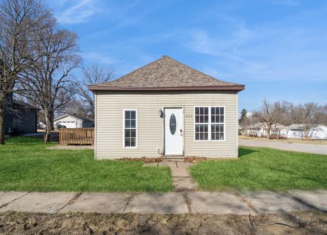 Property at 622 N 7th St, Winterset, IA 50273, 2 beds, 1 bath