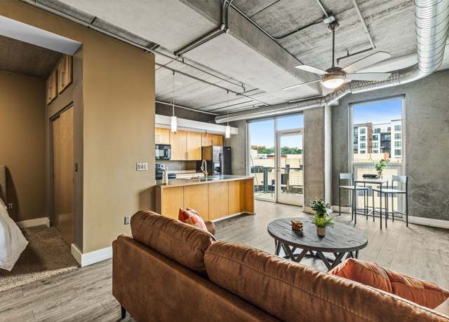 Property at 309 E 5th St #309, Des Moines, IA 50309, 1 bed, 1 bath