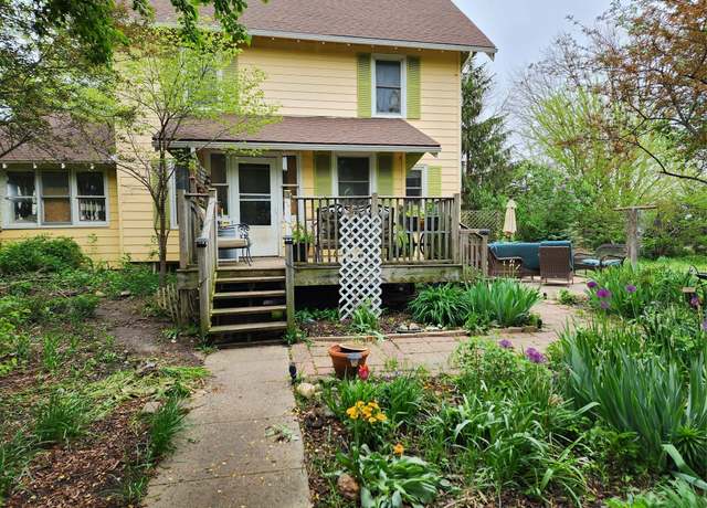 Property at 17517 240th St, Adel, IA 50003, 4 beds, 2 baths