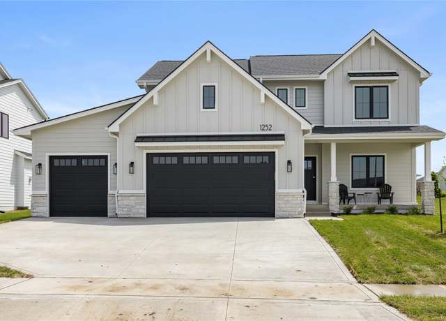 Property at 1252 S Radley St, West Des Moines, IA 50266, 5 beds, 3.5 baths