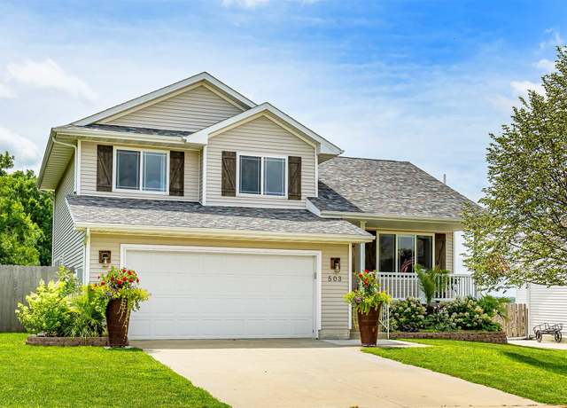 Property at 503 E 13th Pl, Indianola, IA 50125, 4 beds, 2.5 baths