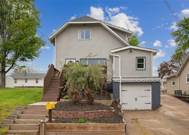 Property at 330 E 13th St N, Newton, IA 50208, 3 beds, 1.5 baths