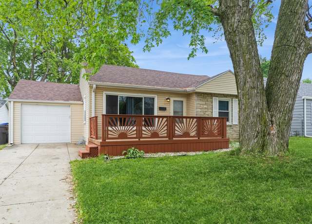 Property at 1803 62nd St, Des Moines, IA 50322, 3 beds, 2 baths
