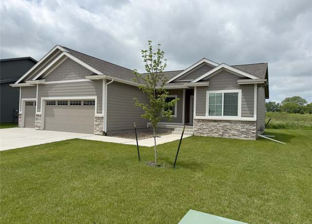 Property at 2347 SE 5th St, West Des Moines, IA 50265, 5 beds, 3 baths