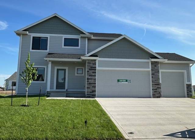 Property at 135 NW Ashley Ct, Waukee, IA 50263, 4 beds, 2.5 baths
