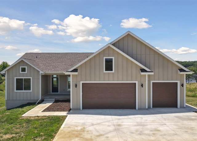 Property at 29727 N Bay Ct, Moravia, IA 52571, 4 beds, 3 baths