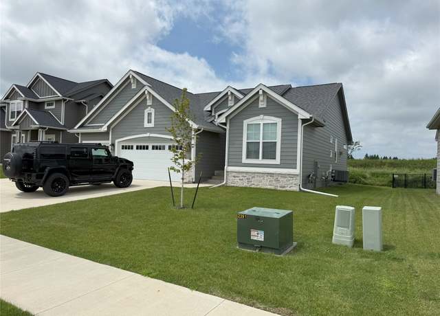 Property at 2391 SE 5th St, West Des Moines, IA 50265, 4 beds, 3 baths