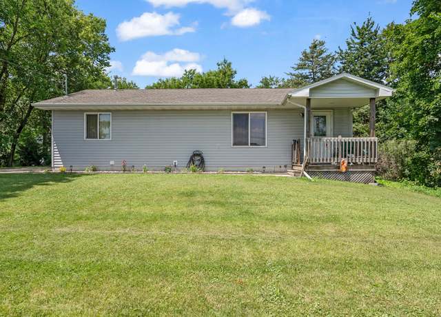 Property at 1612 7th St, Nevada, IA 50201, 4 beds, 1 bath
