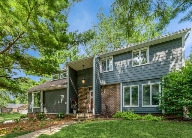 Property at 1017 45th St, West Des Moines, IA 50266, 4 beds, 3.5 baths
