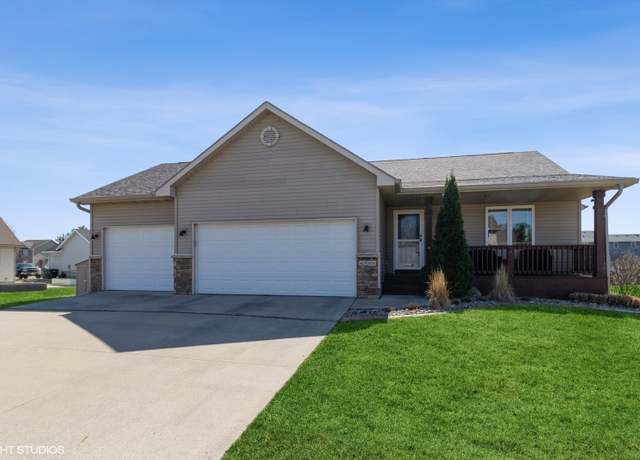 Property at 4906 Prairie Pl, Johnston, IA 50131, 4 beds, 3 baths