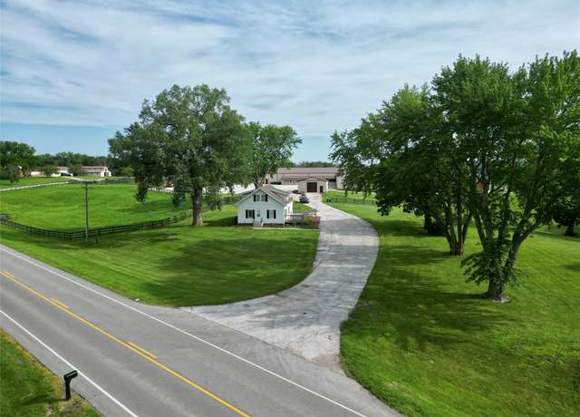 Property at 7820 SE Vandalia Dr, Runnells, IA 50237, 3 beds, 1 bath