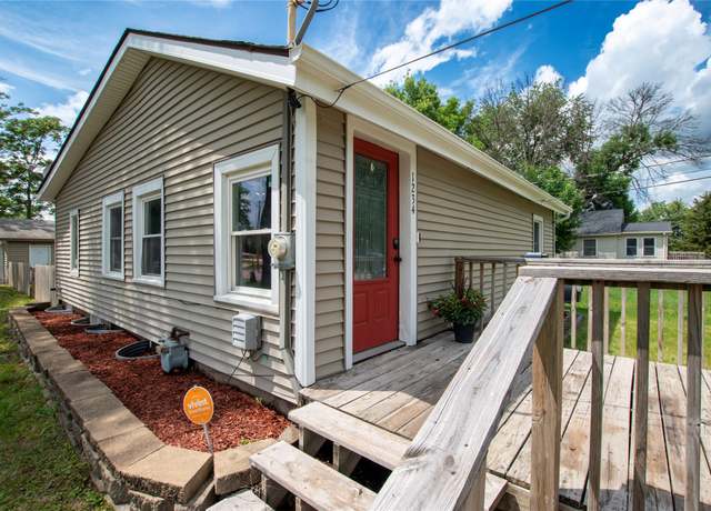 Property at 1234 E 26th Ct E, Des Moines, IA 50317, 2 beds, 1 bath