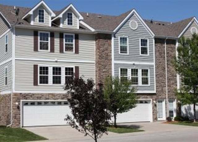 Property at 325 NE Kingwood St, Waukee, IA 50263, 2 beds, 2 baths