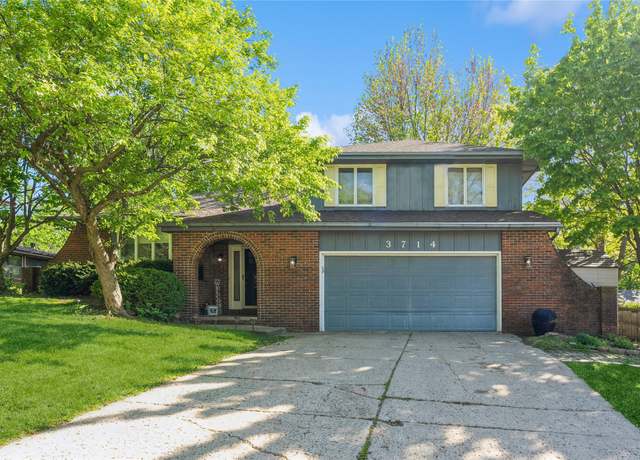 Property at 3714 Skyline Dr, Des Moines, IA 50310, 3 beds, 2.5 baths