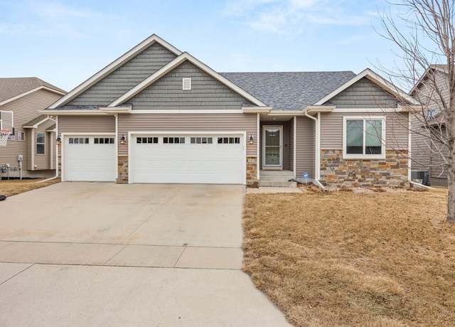 Property at 505 SE 17th St, Grimes, IA 50111, 4 beds, 3 baths