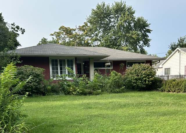 Property at 2936 E Tiffin Ave, Des Moines, IA 50317, 3 beds, 2 baths