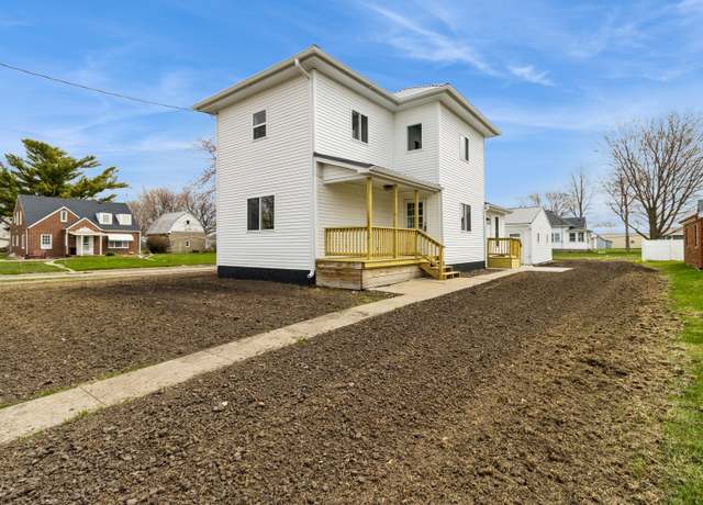 Property at 207 N 3rd St, Montezuma, IA 50171, 3 beds, 2 baths