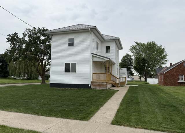 Property at 207 N 3rd St, Montezuma, IA 50171, 3 beds, 2 baths