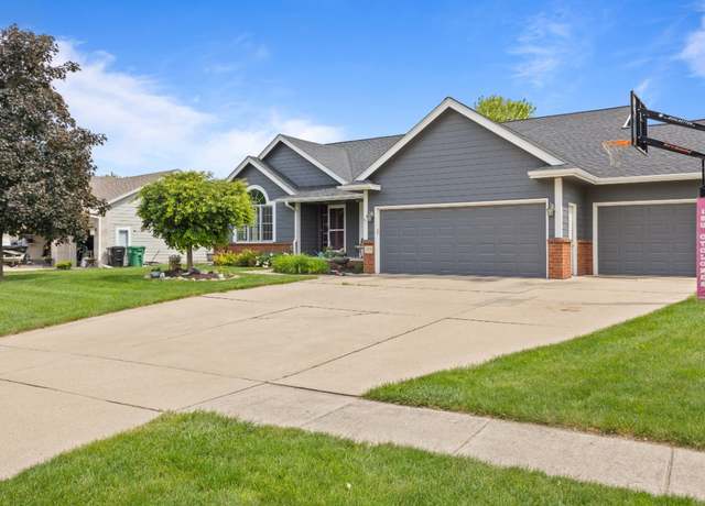 Property at 3309 SW 26th St, Ankeny, IA 50023, 5 beds, 3 baths