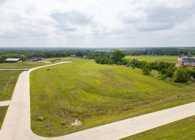 Property at 10 Patriot Dr, Adel, IA 50003