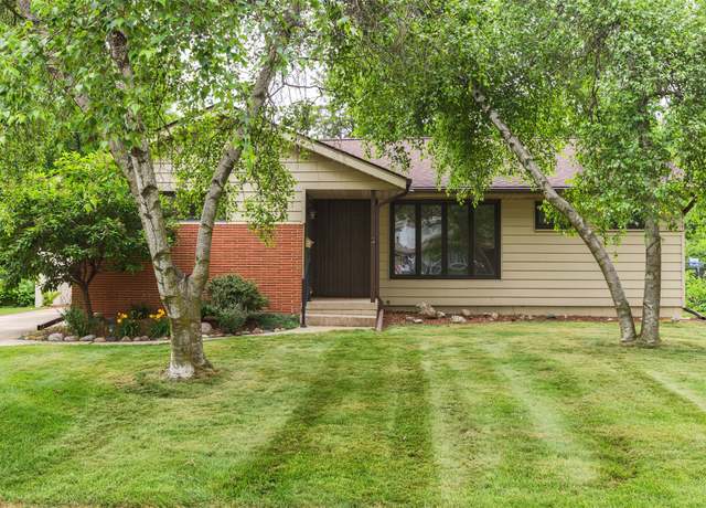 Property at 2217 Meadow Ln, West Des Moines, IA 50265, 3 beds, 2 baths