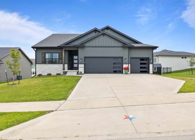 Property at 16418 Northpark Dr, Urbandale, IA 50323, 4 beds, 3 baths