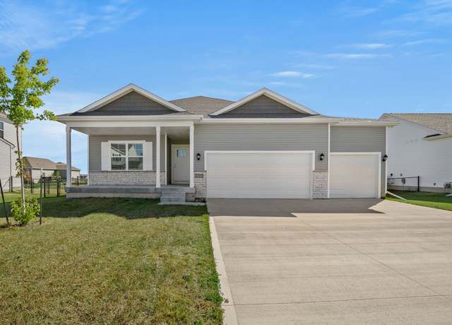 Property at 2715 NW 44th St NW, Ankeny, IA 50023, 4 beds, 3 baths