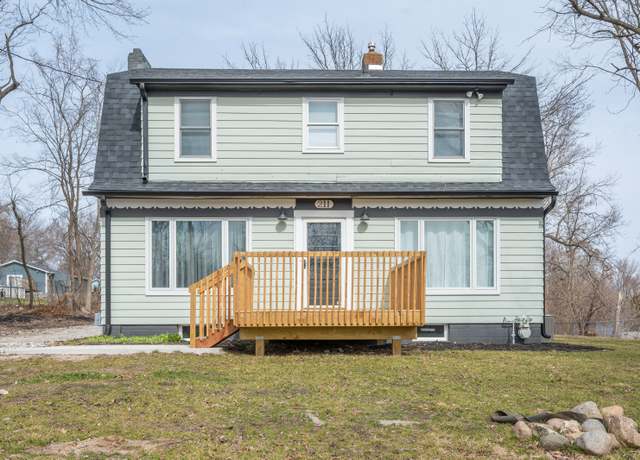 Property at 211 Park Ave, Des Moines, IA 50315, 4 beds, 1.5 baths