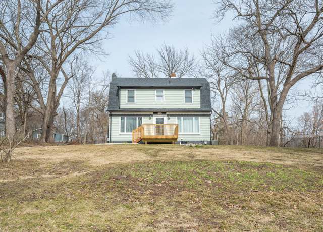 Property at 211 SW Park Ave, Des Moines, IA 50315, 4 beds, 1.5 baths