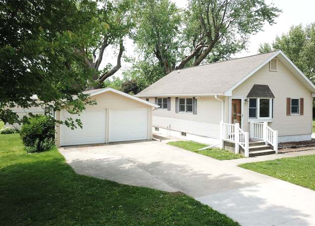 Property at 4530 NE 34th Ct, Des Moines, IA 50317, 2 beds, 1 bath