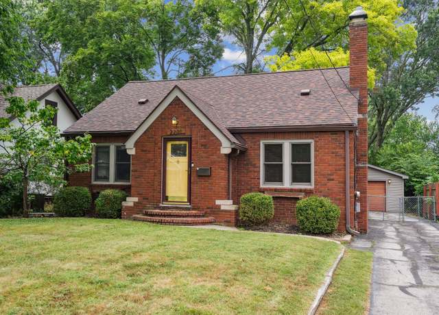 Property at 2201 36th St, Des Moines, IA 50310, 3 beds, 2 baths