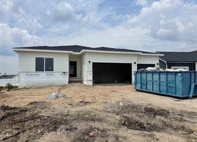 Property at 5208 150th St, Urbandale, IA 50323, 5 beds, 3 baths