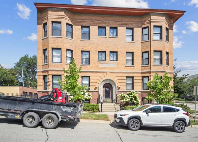 Property at 1503 Pleasant St #6, Des Moines, IA 50314, 2 beds, 1 bath