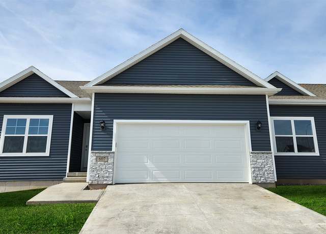 Property at 451 Kinley Dr, Waukee, IA 50263, 3 beds, 3 baths