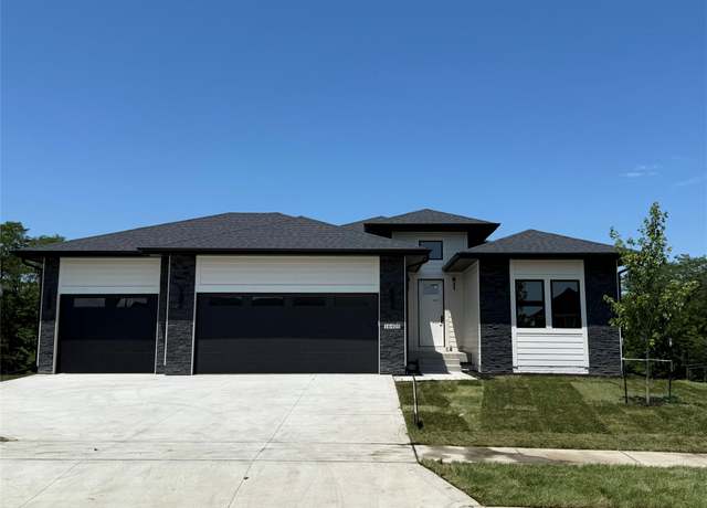 Property at 16405 Ironwood Ln, Urbandale, IA 50323, 5 beds, 3.5 baths