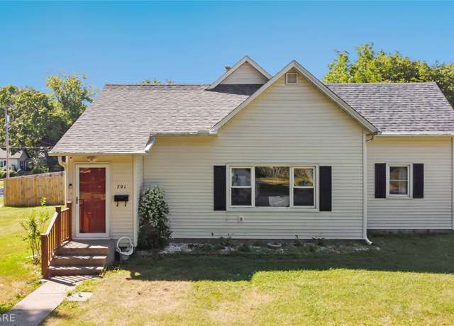 Property at 701 W 3rd Ave, Indianola, IA 50125, 2 beds, 1 bath