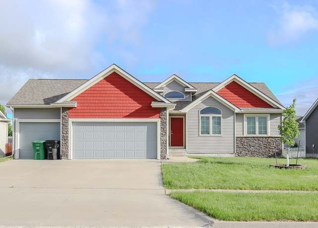 Property at 614 SW 40th St, Ankeny, IA 50023, 4 beds, 3 baths