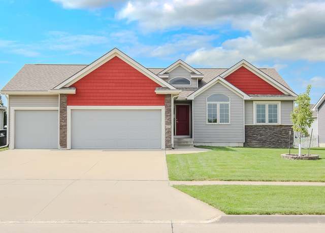 Property at 614 SW 40th St, Ankeny, IA 50023, 4 beds, 3 baths