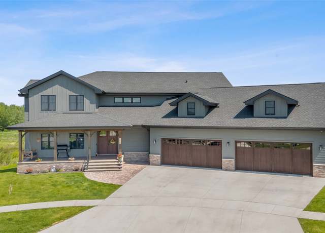 Property at 100 Coventry Ct, Clear Lake, IA 50428, 6 beds, 5 baths