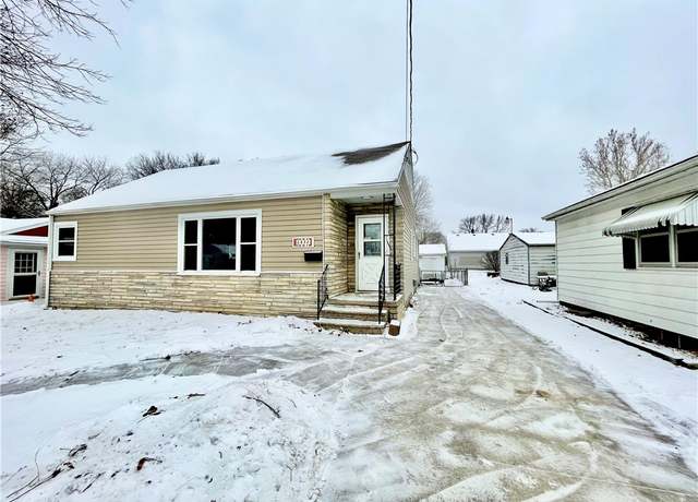 Property at 2832 Lyon St, Des Moines, IA 50317, 3 beds, 1.5 baths