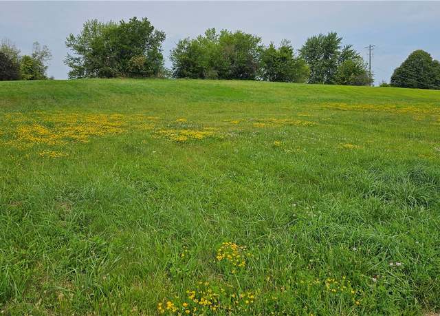 Property at 1005 E 18th St S, Newton, IA 50208