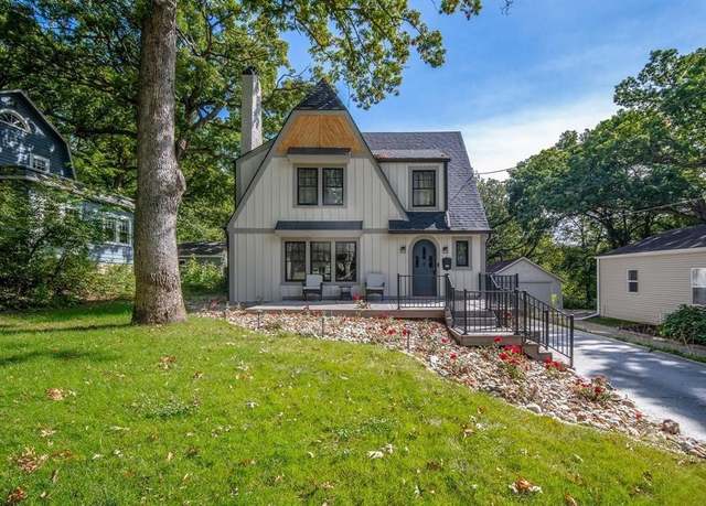 Property at 303 51st St, Des Moines, IA 50312, 4 beds, 2 baths