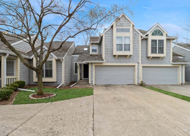 Property at 2648 82nd St, Urbandale, IA 50322, 2 beds, 2.5 baths