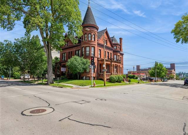 Property at 504 Bluff St, Dubuque, IA 52001, 15 beds, 16 baths