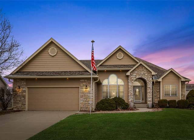 Property at 14509 Clearview Ln, Urbandale, IA 50323, 4 beds, 3 baths