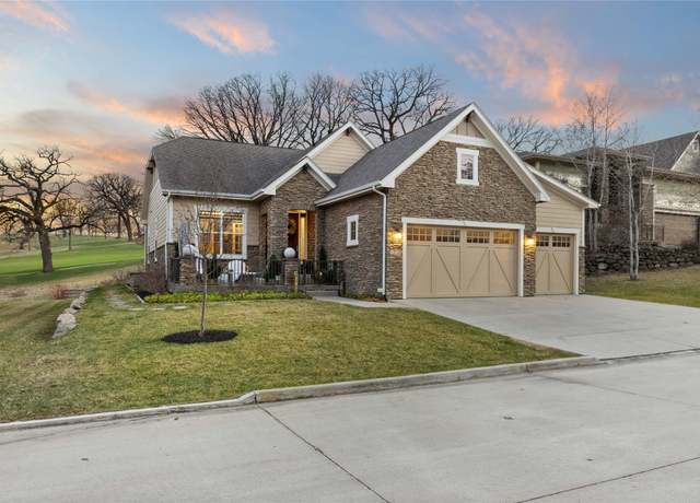 Property at 1710 Park Ave, Des Moines, IA 50315, 5 beds, 3 baths