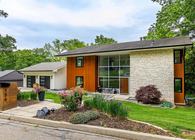 Property at 736 Foster Dr, Des Moines, IA 50312, 5 beds, 4.5 baths